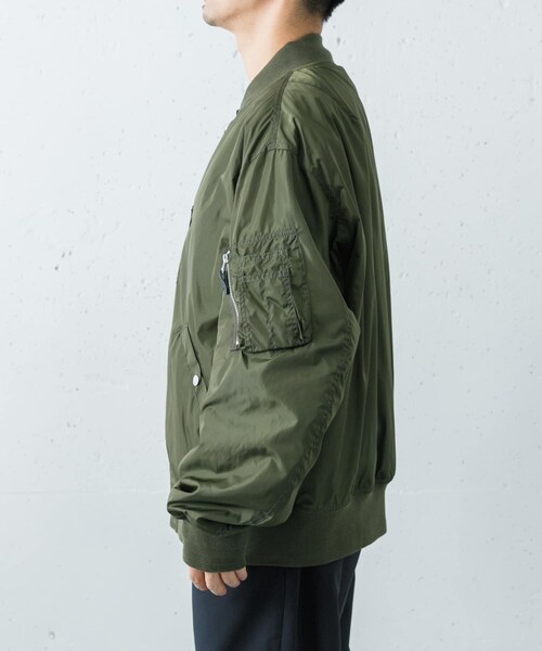 URBAN RESEARCH（アーバンリサーチ）の「phenix　ULTRALIGHT MOD MA-1 JACKET（MA-1・メンズ・KHAKI/BLACK・3/4）」の9枚目の写真