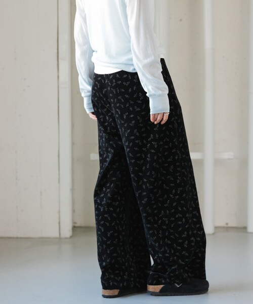 URBAN RESEARCH DOORS(アーバンリサーチドアーズ)の「FORK&SPOON ベロアプリントイージーパンツ(その他パンツ・レディース・BLACK/DARKGREEN・1/2)」の15枚目の写真