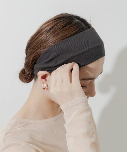 SMELLY（スメリー）の「シンプルヘアバンド（ヘアバンド・レディース・CHA/BLK・-）」の4枚目の写真