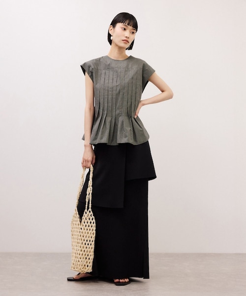 ADAM ET ROPE'（アダムエロペ）の「【定番】タックフレアジレブラウス（シャツ/ブラウス・レディース・ホワイト/ベージュ系/ネイビー系/ブラック・F）」の5枚目の写真