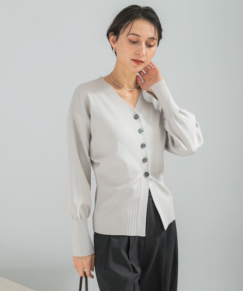 URBAN RESEARCH ROSSO（アーバンリサーチロッソ）の「Vネックリブフロント釦デザインニット（カーディガン/ボレロ・レディース・L/GREIGE/PINK・Free）」の8枚目の写真