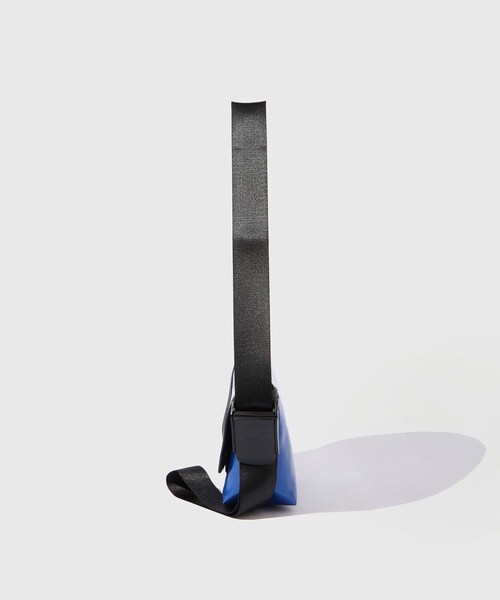 ADAM ET ROPE'（アダムエロペ）の「【Etudes Studio/エチュードストゥディオ】HAWAI FIVE-O（ショルダーバッグ・メンズ・ブルー系・F）」の3枚目の写真