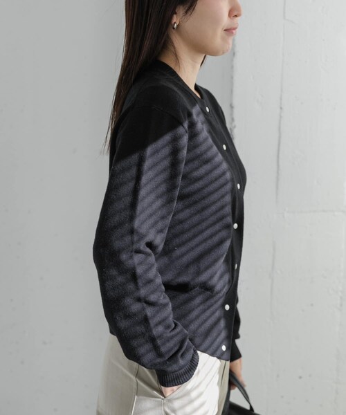 URBAN RESEARCH DOORS（アーバンリサーチドアーズ）の「FORK&SPOON　ミラージュクルーネックニットカーディガン（カーディガン/ボレロ・レディース・NAVY/GREEN/BROWN/BLUE/MINT/BLACK・1）」の14枚目の写真