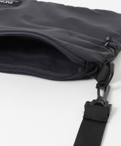 SENSE OF PLACE by URBAN RESEARCH（センスオブプレイスバイアーバンリサーチ）の「TAION　マウンテンサコッシュ（ショルダーバッグ・メンズ・BLACK/NAVY/ICE GRAY・One）」の14枚目の写真