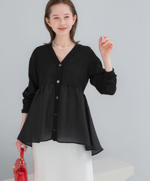 URBAN RESEARCH ROSSO（アーバンリサーチロッソ）の「『WEB限定』ドッキングペプラムカーディガン（ニット/セーター・レディース・SAX/BLACK/MUSCAT/WHITE・Free）」の3枚目の写真