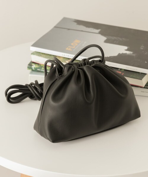 URBAN RESEARCH Sonny Label（アーバンリサーチサニーレーベル）の「スムースギャザーポシェット（ショルダーバッグ・レディース・エクリュ/ニュアンスイエロー/ブラック・one）」の2枚目の写真