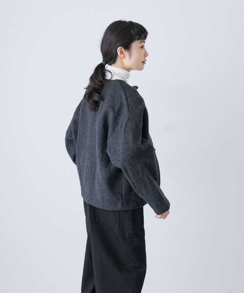 かぐれ(カグレ)の「ウールクルーネックジャケット(ノーカラージャケット・レディース・BLACK/CHARCOAL・Free)」の19枚目の写真