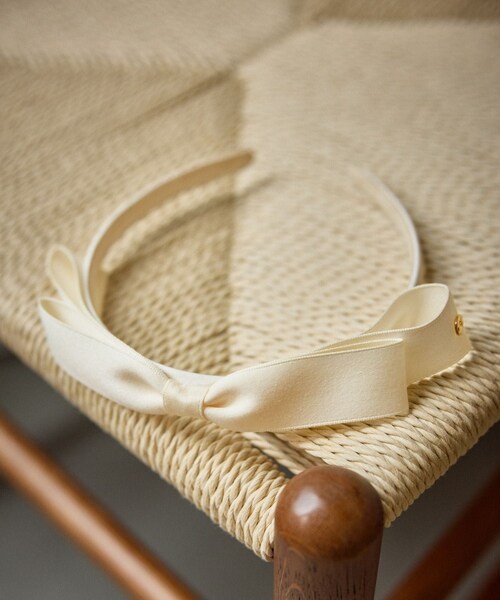 ROPE' PICNIC(ロペピクニック)の「【KIDS/キッズ】リボンカチューシャ(カチューシャ・キッズ・オフホワイト/ネイビー/サックス/ラベンダー系/ピンク・F)」の1枚目の写真