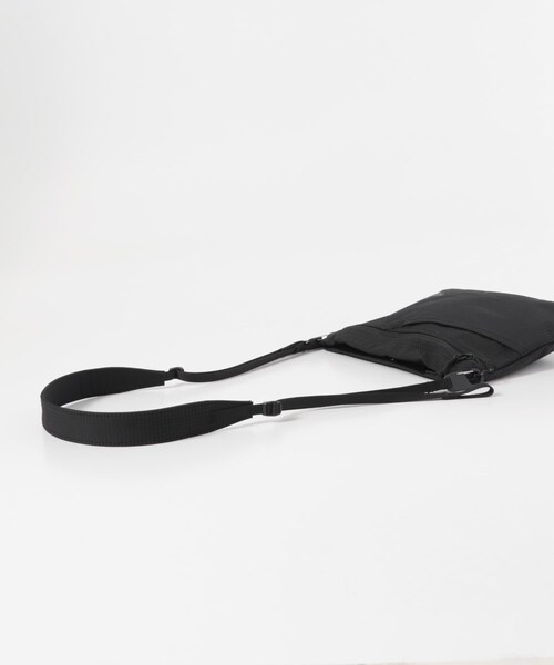 URBAN RESEARCH DOORS(アーバンリサーチドアーズ)の「THE NORTH FACE RAFTER SHOULDER POUCH MSP(ショルダーバッグ・レディース・Kブラック/TIティングレー/ABブルー・One)」の8枚目の写真