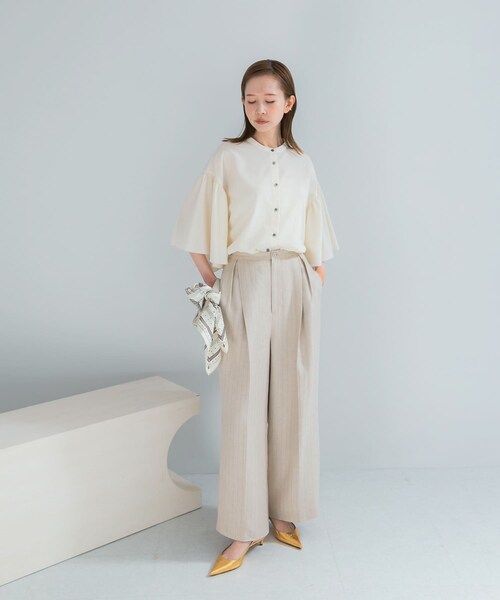 URBAN RESEARCH ROSSO（アーバンリサーチロッソ）の「『一部WEB限定カラー』UVカットウォッシャブルリネン混ブラウス（シャツ/ブラウス・レディース・OFF/NAVY/YELLOW/RED・Free）」の13枚目の写真