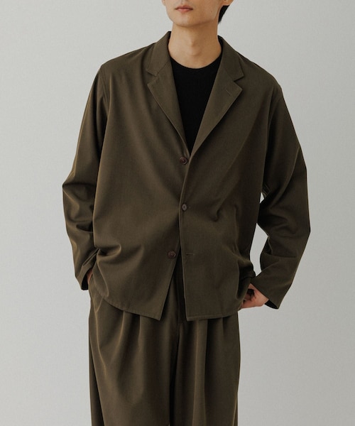 ADAM ET ROPE'(アダムエロペ)の「4WAY ストレッチ ツイル イージー ジャケット / セットアップ対応(テーラードジャケット・メンズ・ブラック/チャコール/カーキ・L/M)」の8枚目の写真