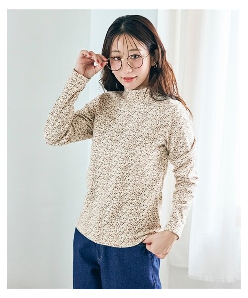 nissen（ニッセン）の「大きいサイズ モチモチあたたか吸湿発熱ハイネックトップス（Tシャツ/カットソー・レディース・アイボリー系バイヤスチェック/杢グレー系バイヤスチェック/ネイビー系チェック/ピンク系小花柄/オフホワイト系バイヤスチェック/グリーン系小花柄/オレンジ系ギンガムチェック/グレー系バイヤスチェック/アイボリー小花/ピンク系バイヤスチェック/グリーン・L/LL/3L/4L/5L/6L/8L/10L）」の9枚目の写真