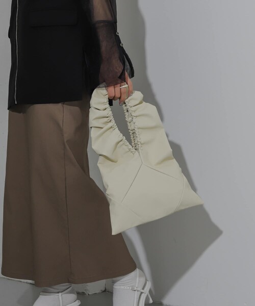 SENSE OF PLACE by URBAN RESEARCH（センスオブプレイスバイアーバンリサーチ）の「ギャザーハンドバッグ（ハンドバッグ・レディース・RED/IVORY/BLACK・one）」の17枚目の写真