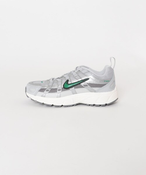 URBAN RESEARCH DOORS(アーバンリサーチドアーズ)の「NIKE P-6000 PS(KIDS)(スニーカー・キッズ・WHITE/METALLIC・19/20/21/22)」の11枚目の写真