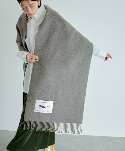 ADAM ET ROPE'(アダムエロペ)の「【MAGNIBERG(マグニバーグ)】BOLD SCARF(マフラー・レディース・グレー/モスグリーン・F)」の5枚目の写真