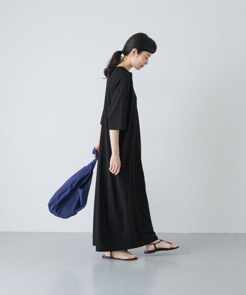 かぐれ（カグレ）の「『2サイズ展開』ヘンリーカットワンピース（ワンピース・レディース・BLACK/CHARCOAL・1/0）」の17枚目の写真