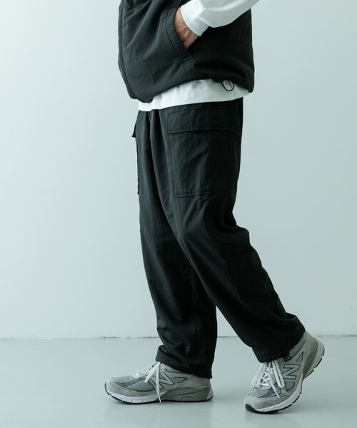 ITEMS URBANRESEARCH(アイテムズ アーバンリサーチ)の「『XLサイズあり』『セットアップ対応』撥水ナイロングログラン裏フリースカーゴ(その他パンツ・メンズ・KHK/BLK/BEG・M/L/XL)」の8枚目の写真