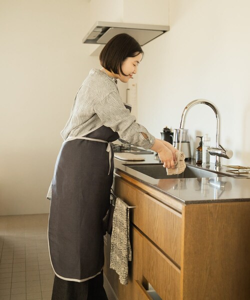 URBAN RESEARCH DOORS（アーバンリサーチドアーズ）の「『別注』fog linen work×DOORS　リネンパイピングエプロン（キッチンツール・メンズ・マカダム・-）」の7枚目の写真