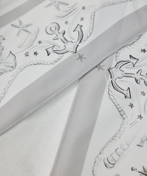 ROPE'（ロペ）の「【洗える】【YUKO SAEKI for ROPE'・コラボ】スカーフ柄プリント Aラインカットソー（Tシャツ/カットソー・レディース・ブラック/オフホワイト・F）」の22枚目の写真