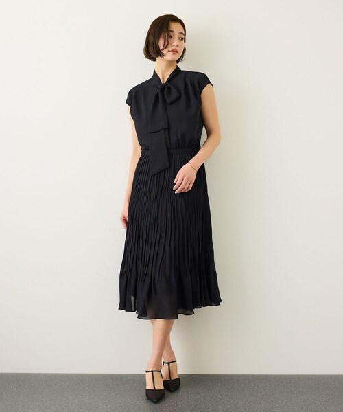 ROPE'(ロペ)の「ジョーゼットフレンチスリーブプリーツワンピース/26SS(ワンピース・レディース・ネイビー・36/38)」の5枚目の写真