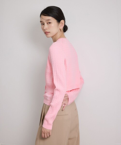 ROPE'(ロペ)の「ミニケーブルセパレートカーディガン(アンサンブル)/ イージーケア(カーディガン/ボレロ・レディース・ベージュ/ピンク系・F)」の7枚目の写真