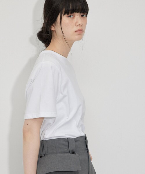 ADAM ET ROPE'(アダムエロペ)の「【KNOWHOW jewelry for ADAM ET ROPE'】別注 肩パッドTシャツ(Tシャツ/カットソー・レディース・ブラック/グレー/ホワイト・F)」の20枚目の写真