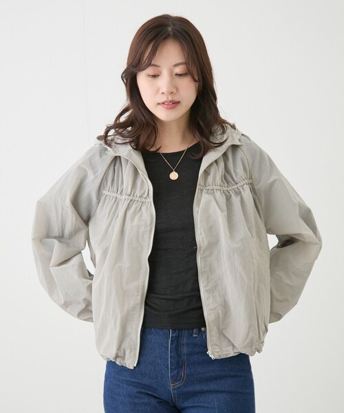 Jayro(ジャイロ)の「ギャザーフーディーブルゾン(ブルゾン・レディース・グレー/ベージュ/ネイビー・M)」の1枚目の写真