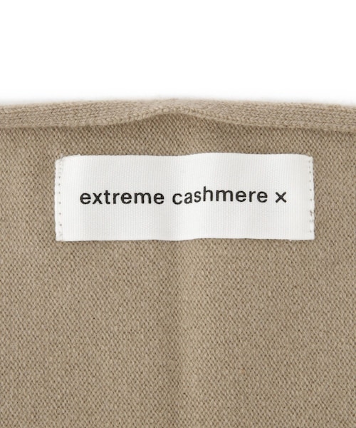 ADAM ET ROPE'(アダムエロペ)の「【J’aDoRe限定】【extreme cashmere(エクストリーム カシミア)】bandana(ストール/ショール・レディース・オフホワイト/ベージュ/カラシ・F)」の7枚目の写真