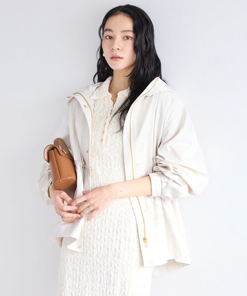 VIS（ビス）の「ウエストマークナイロンジャケット/スプリングマウンテンパーカー（ナイロンジャケット・レディース・オフホワイト/ベージュ/ネイビー/ピンク・F）」の2枚目の写真