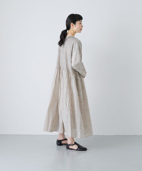 かぐれ（カグレ）の「maison de soil　BLOCK PRINT SHIRTS DRESS（ワンピース・レディース・LT BEIGE・2）」の5枚目の写真
