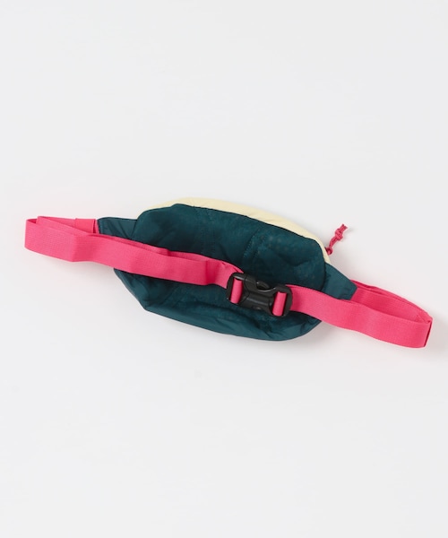 URBAN RESEARCH DOORS（アーバンリサーチドアーズ）の「patagonia　Terravia Mini Hip Pack（ボディバッグ/ウエストポーチ・レディース・BLK/BTRY/SLPU/LMSP・one）」の11枚目の写真