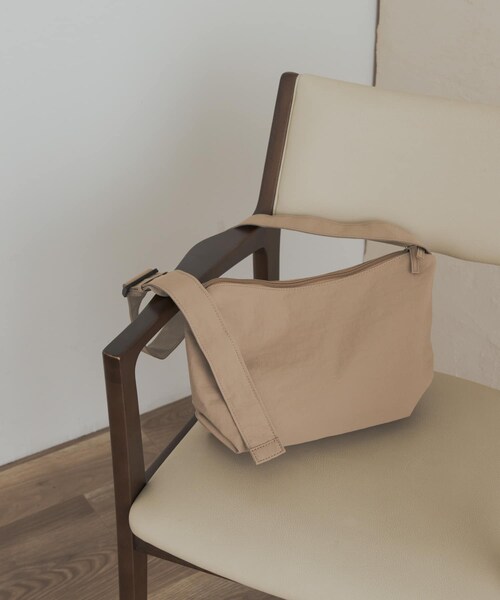 URBAN RESEARCH DOORS(アーバンリサーチドアーズ)の「ウォッシャブルミニショルダー(ショルダーバッグ・レディース・BEIGE/BLACK・one)」の15枚目の写真