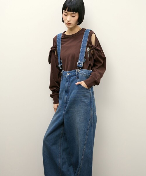 ADAM ET ROPE'(アダムエロペ)の「【サステナブル】2WAYデニムサロペット(サロペット/オーバーオール・レディース・ブラック/ブルー・36/38)」の4枚目の写真