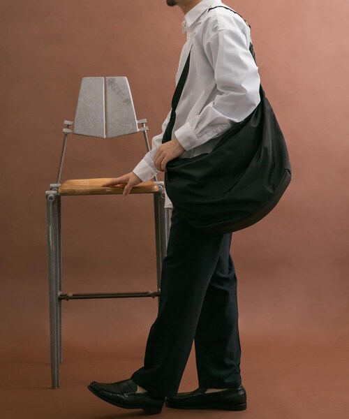 RODE SKO（ロデスコ）の「撥水ビッグボディバッグ（ショルダーバッグ・メンズ・BLACK/GREEN・one）」の10枚目の写真