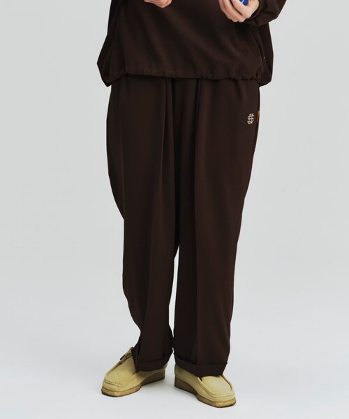 URBAN RESEARCH(アーバンリサーチ)の「SEE SEE INVERTED PLEATS PANTS(その他パンツ・メンズ・BROWN/CHARCOAL/BLACK/D NAVY・M/L/XL/XXL)」の22枚目の写真