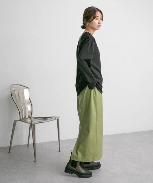 KBF(ケイビーエフ)の「アシメネックカットソー(Tシャツ/カットソー・レディース・OFF/BLUEGRAY/BLACK・one)」の18枚目の写真