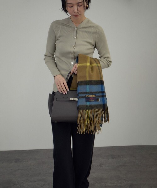 ADAM ET ROPE'(アダムエロペ)の「【TWEEDMILL(ツイードミル)】Knee Rug(大判ストール)(マフラー・レディース・グレー系/カーキ/ターコイズ/レッド系・F)」の11枚目の写真