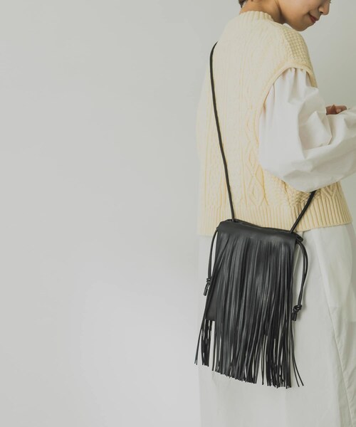 URBAN RESEARCH(アーバンリサーチ)の「ADD CULUMN SILKY(ショルダーバッグ・レディース・PINK/BLACK/IVORY・-)」の2枚目の写真