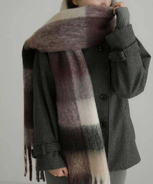 URBAN RESEARCH Sonny Label（アーバンリサーチサニーレーベル）の「フラッフィーボリュームチェックマフラー（マフラー・レディース・オレンジ系/グリーン系/ブラウン系・One）」の5枚目の写真