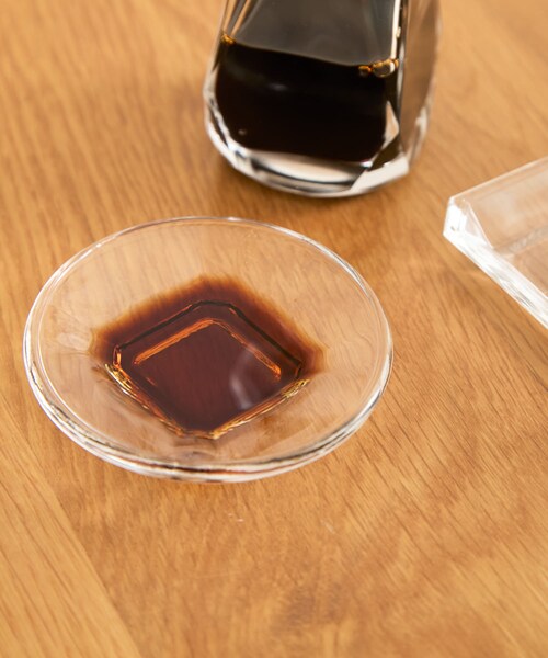 URBAN RESEARCH DOORS(アーバンリサーチドアーズ)の「岩澤硝子 江戸前醤油皿 丸(食器・メンズ・Clear・-)」の7枚目の写真