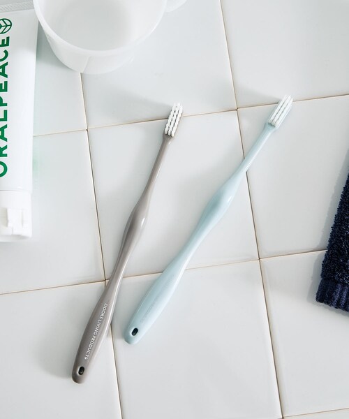 URBAN RESEARCH DOORS（アーバンリサーチドアーズ）の「DOORS LIVING PRODUCTS　歯ブラシ（その他雑貨・メンズ・クールブルー/グレー・-）」の5枚目の写真