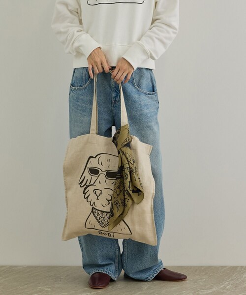 ADAM ET ROPE'(アダムエロペ)の「【Camille de Cussac by SALON】アートリネントートバッグ/ A4対応(トートバッグ・レディース・ベージュ/ブルー/レッド・F)」の11枚目の写真