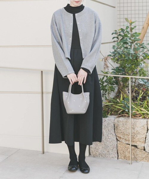 ITEMS URBANRESEARCH(アイテムズ アーバンリサーチ)の「『イージーケア』マルチWAYダンボールカーディガンワンピース(ワンピース・レディース・GRY/BRN・Free)」の4枚目の写真