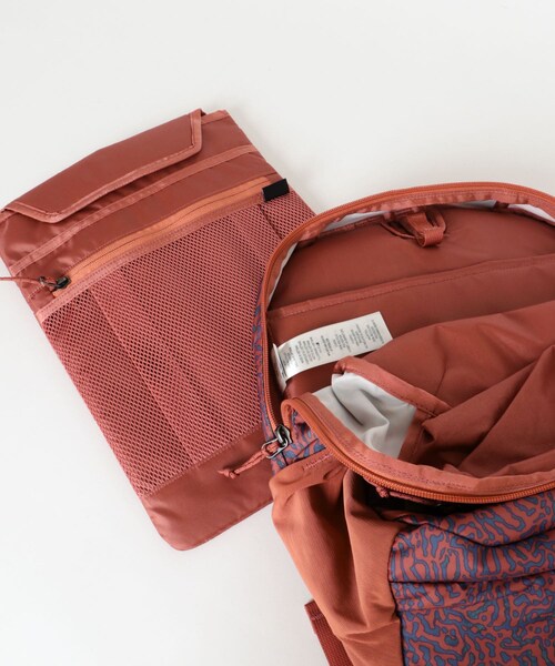 URBAN RESEARCH DOORS(アーバンリサーチドアーズ)の「patagonia Atom Day Pack 24L(バックパック/リュック・レディース・SRPO/BLK/SMDB・one)」の15枚目の写真