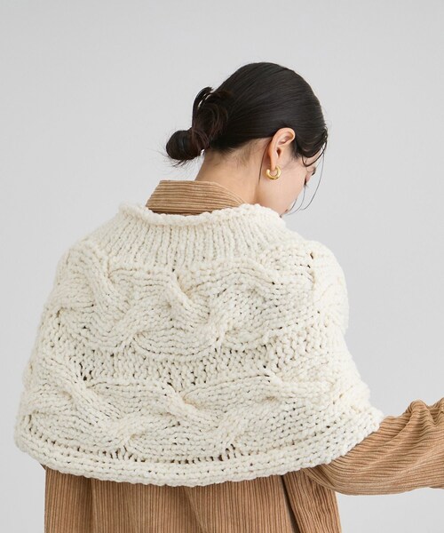 ADAM ET ROPE'(アダムエロペ)の「【IRONING(アイロニング)】cable cape ケーブルケープ(マフラー・レディース・ホワイト/ネイビー・F)」の19枚目の写真
