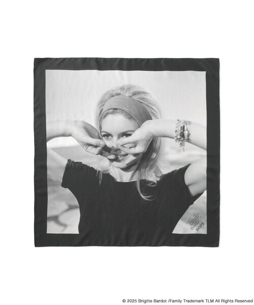 ROPE'（ロペ）の「【Brigitte Bardot×ROPE'・コラボ】プリントシルクスカーフ/Lサイズ（バンダナ/スカーフ・レディース・ブラック/ブラック系・F）」の14枚目の写真