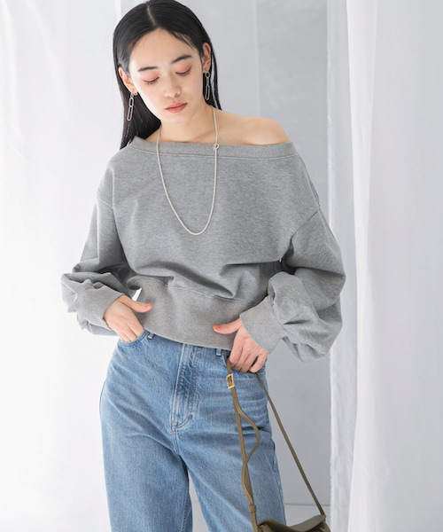 URBAN RESEARCH ROSSO（アーバンリサーチロッソ）の「オフショルダースウェット（スウェット・レディース・gray/ivory/darknavy・FREE）」の2枚目の写真