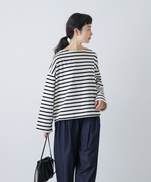 かぐれ（カグレ）の「コットンボートネックカットソー（Tシャツ/カットソー・レディース・IVORY/BLACK/BORDER・Free）」の10枚目の写真