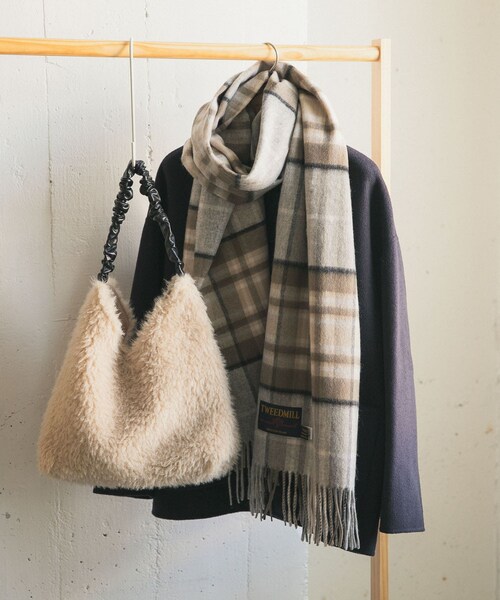 URBAN RESEARCH DOORS(アーバンリサーチドアーズ)の「『一部別注カラー』TWEED MILL Lambswool Stole(マフラー・レディース・Scone CHK/BLU/GRN/CHOCOLATE/McKeller/別注C/GRY/別注T/CHK・Free)」の3枚目の写真