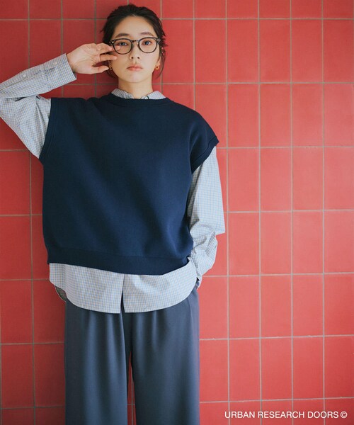 URBAN RESEARCH DOORS（アーバンリサーチドアーズ）の「『仁村紗和さん着用』『UR TECH Renew Knit』2WAYベスト（ベスト・レディース・GREIGE/NAVY・Free）」の5枚目の写真